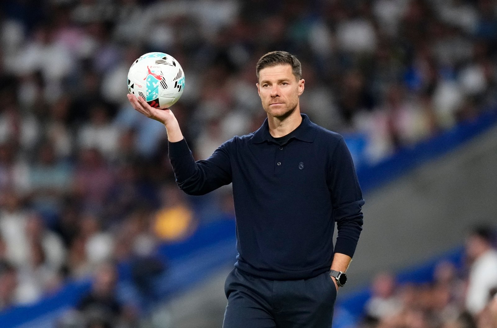 Bombe au Real Madrid : Xabi Alonso bloque le départ d’un cadre !