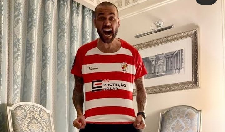 Coup de tonnerre ! Dani Alves signe son retour… au Portugal