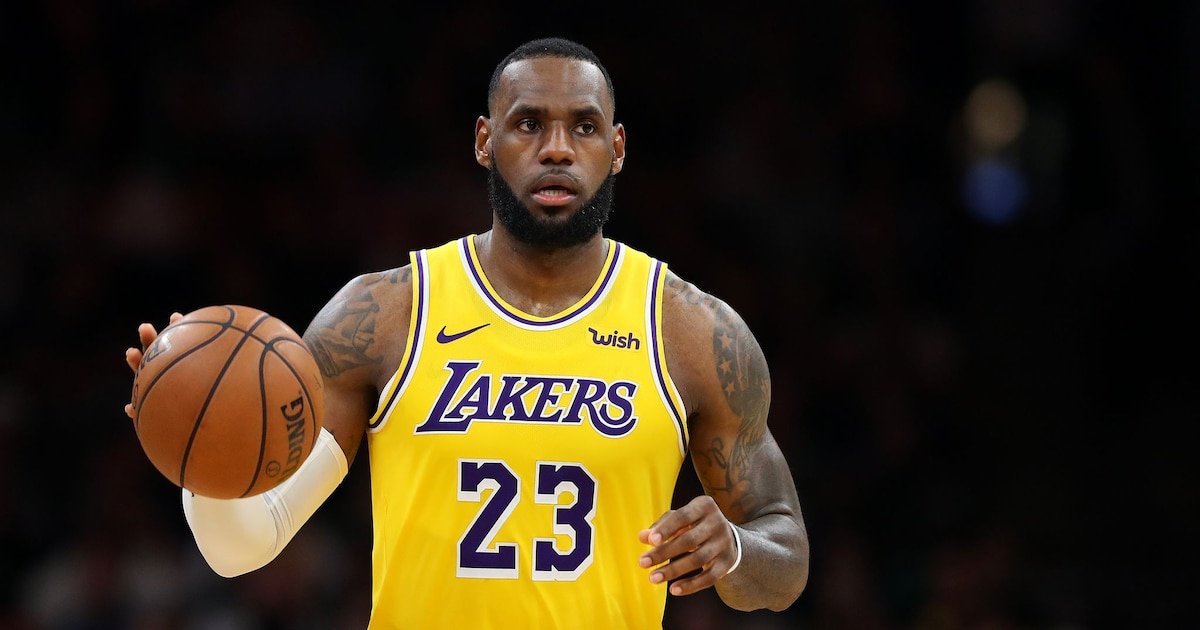 Panique ! LeBron James prêt à lâcher une bombe sur sa carrière