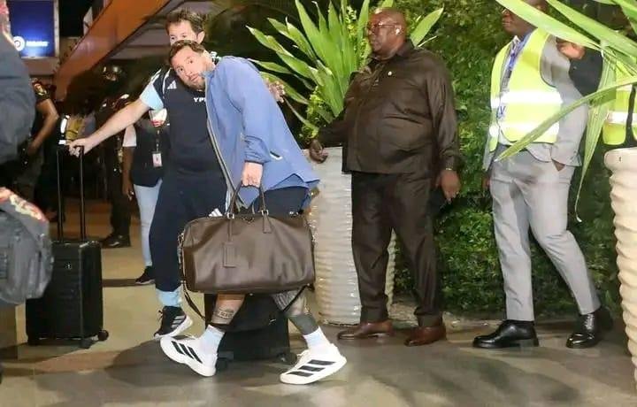 Angola en ébullition : Lionel Messi reçu comme une légende vivante (vidéo)