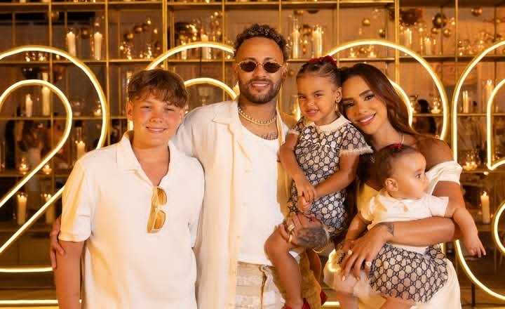 Bruna Biancardi fait fondre Instagram : les adorables photos de famille avec les filles de Neymar